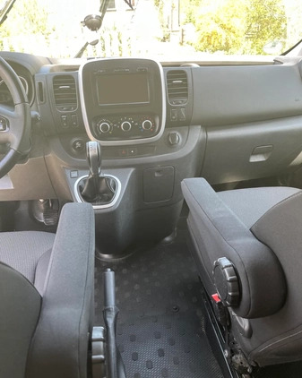 Renault Trafic cena 85000 przebieg: 258000, rok produkcji 2019 z Świecie małe 37